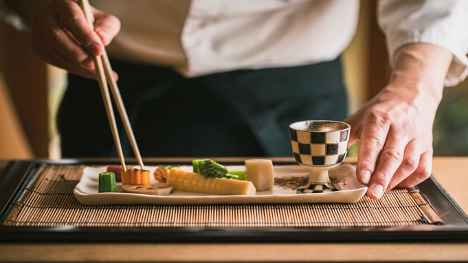 【連泊割★２食付き】〜料理長厳選♪愛媛の旬食材を味わう、日替わり会席〜道後温泉に暮らすように旅して